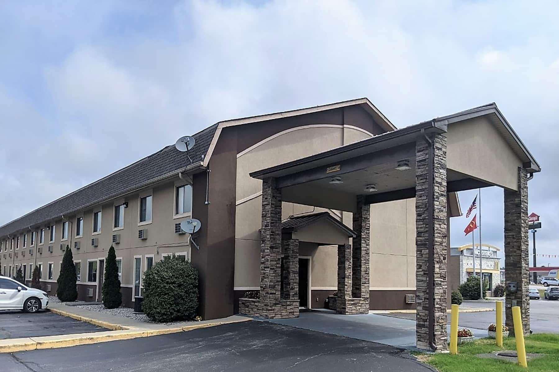 Super 8 By Wyndham Shelbyville Exterior photo